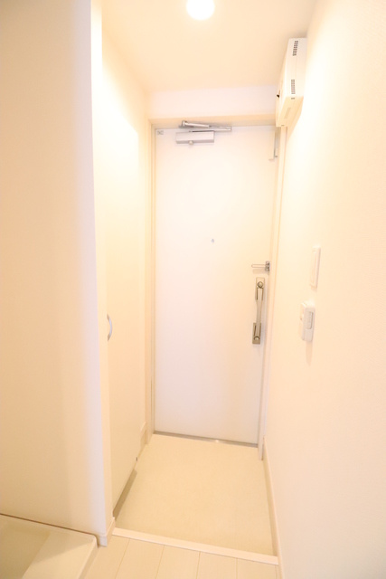 リブリ・CHELSEA大船の玄関