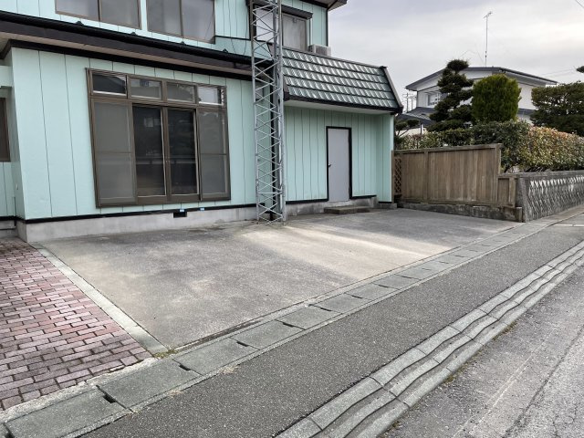 八戸市石堂1丁目の駐車場