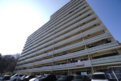 【外観】 | 【上質リフォーム】ペルル中山南参番館 | 現地（2024年2月13日12：00頃）撮影