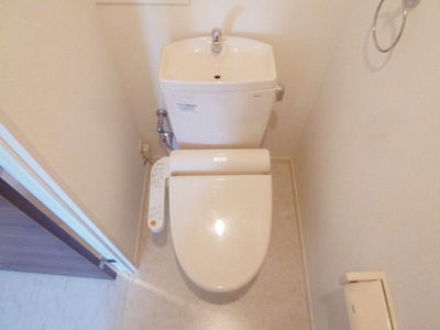 【トイレ】 | アーバン博多駅南 | 別号室の写真になります。現況優先。