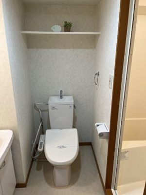 【トイレ】 | メゾン・ド・セラヴィ | 別号室の写真になります。現況優先。