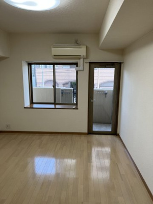 【バルコニー】 | メゾン・ド・セラヴィ | 別号室の写真になります。現況優先。
