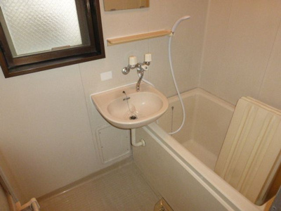 【浴室】 | イスタナ藤崎 | 別号室の写真になります。現況優先。