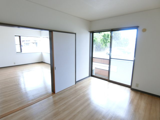 メゾンブライトＥの洋室