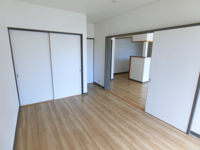 メゾンブライトＥの洋室