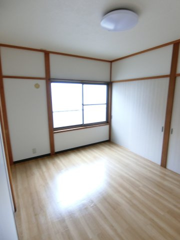 メゾンブライトＥの洋室