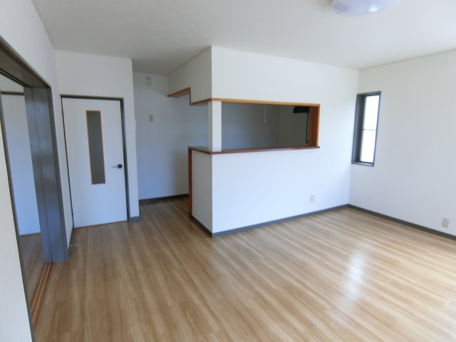 メゾンブライトＥの居間・リビング