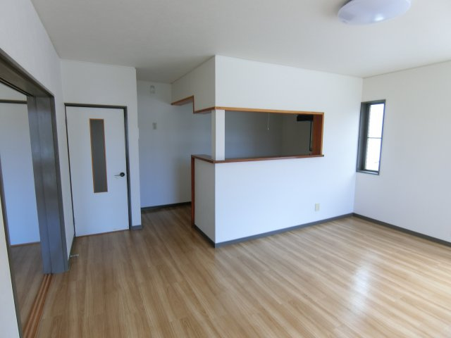 メゾンブライトＥの居間・リビング