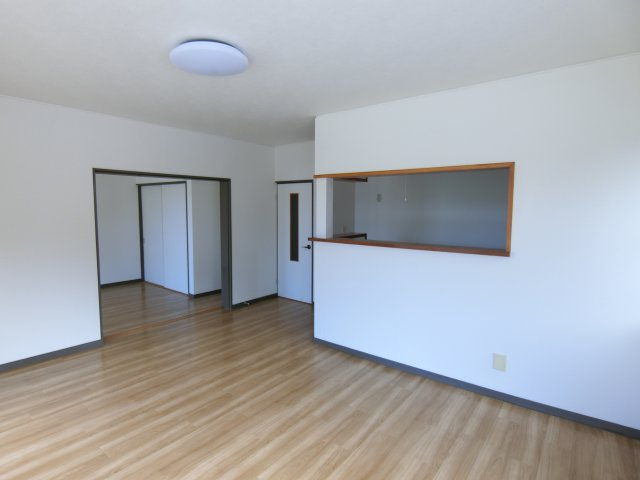 メゾンブライトＥの居間・リビング