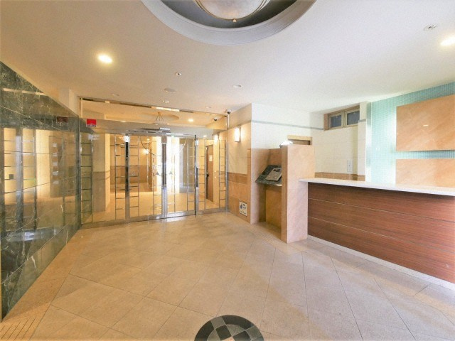 クラウンハイム北心斎橋フラワーコートのロビー