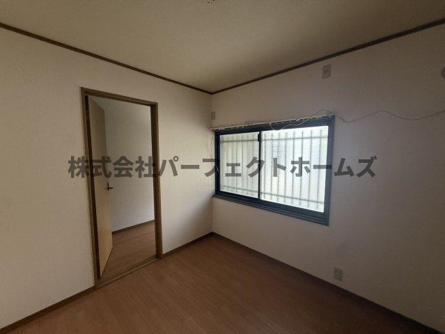美井元町戸建　賃貸の洋室|個人の部屋や寝室として使える洋室です