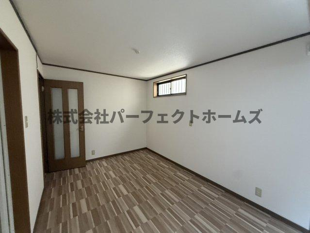 美井元町戸建　賃貸の居間・リビング|こちらの居間で趣味の時間をお楽しみください