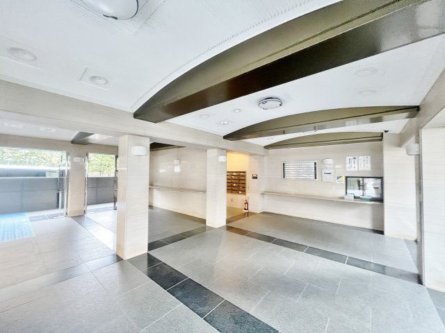 令和６年１月リフォーム完了●即入居可能●東向きの３ＬＤＫ●収納スペース充実●グラン・ドムール宇治木幡のエントランス|エントランス