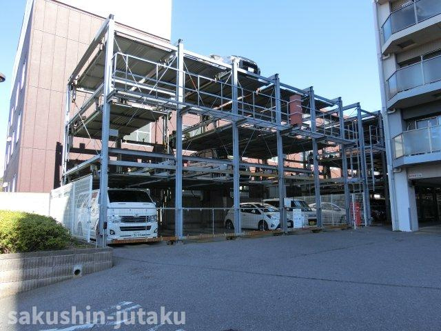グーディッシュ村上の駐車場|使用料月額2,000円～14,000円