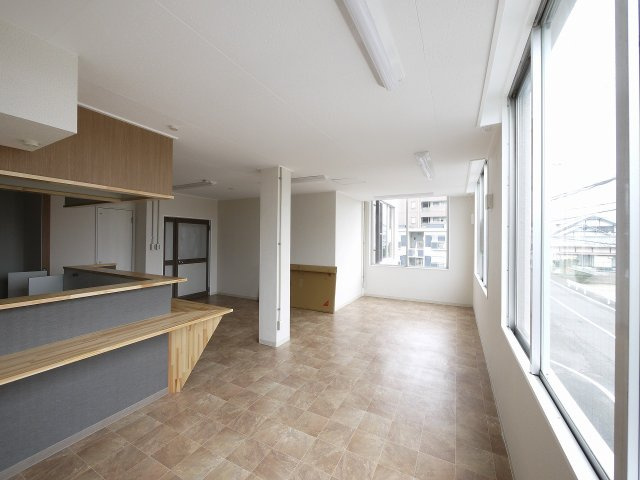 桜井もちの木ビルの内装