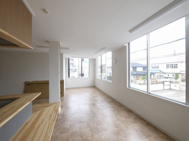 桜井もちの木ビルの内装