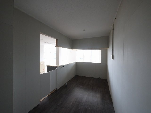 桜井もちの木ビルの内装