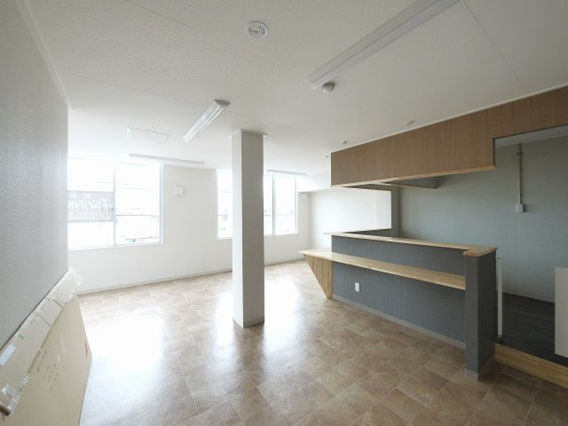 桜井もちの木ビルの内装
