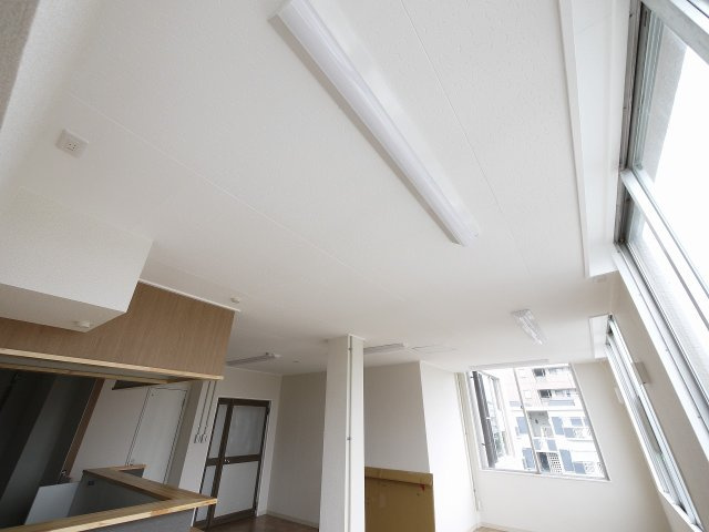 桜井もちの木ビルの内装