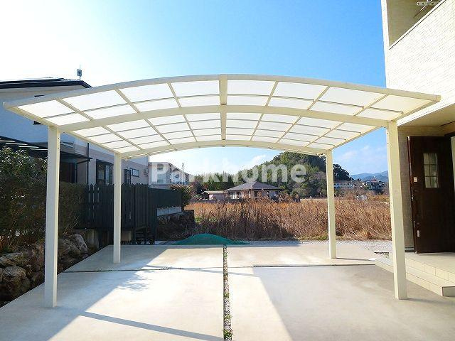 南国市明見 中古戸建ての駐車場|カーポート