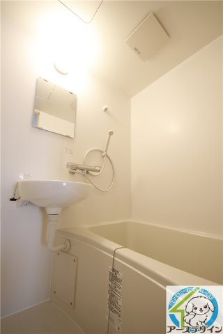 石本ビルの浴室