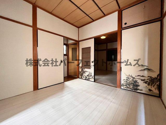 野村中町戸建　賃貸の居間・リビング|居間です