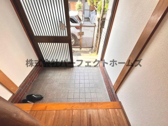 野村中町戸建　賃貸の玄関|きれいな玄関です