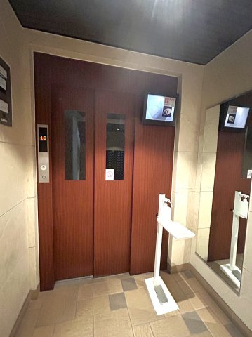 京阪本線『中書島』駅まで徒歩３分■８階部分の南西角住戸■眺望・陽当たり良好■３ＬＤＫ■ユニハイム伏見のその他共用部分|エレベーター