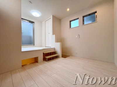 【居間・リビング】 | ハーモニーテラス亀島Ⅱ | こちらのリビングで趣味の時間をお楽しみください