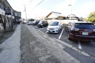 【駐車場】