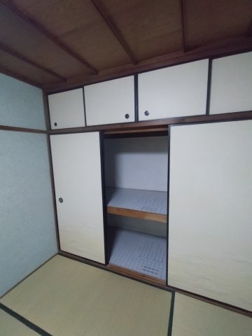 堺市堺区三宝町３丁のアパートの収納