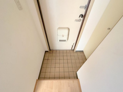 【玄関】 | ロイヤルハイツ一津屋