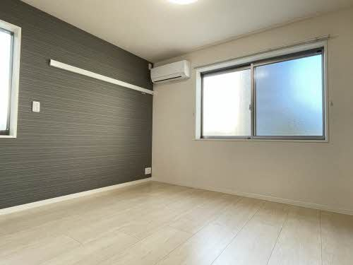 グランドヴィラ大江の洋室