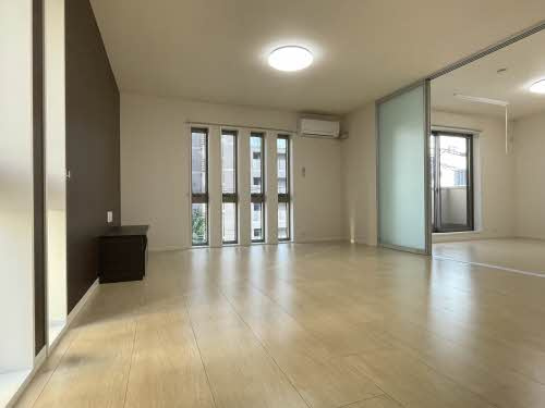 グランドヴィラ大江の居間・リビング