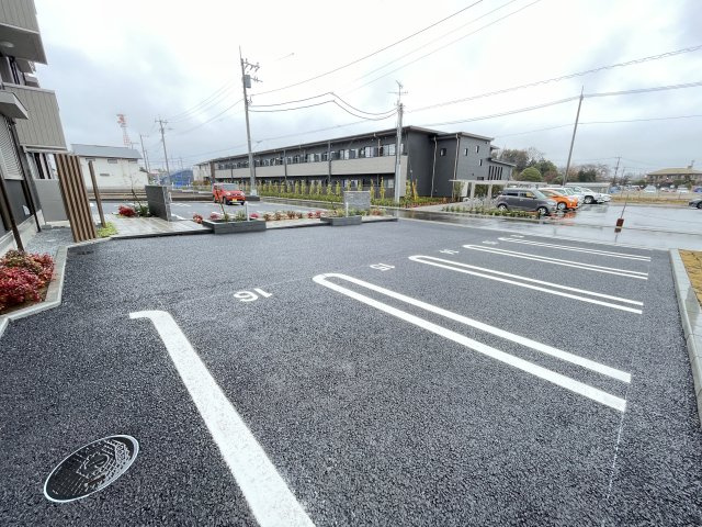 コンフォルトの駐車場