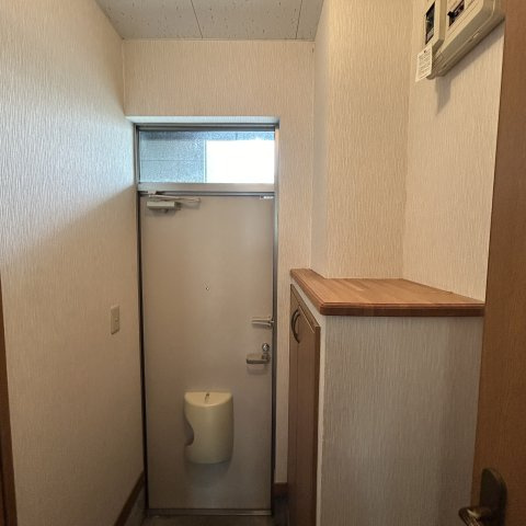 学）大昭グリーンヒル６の玄関