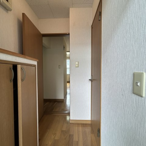 学）大昭グリーンヒル６の玄関