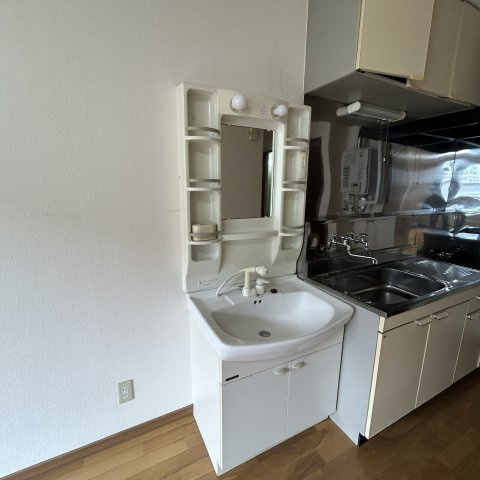 学）大昭グリーンヒル６の独立洗面台