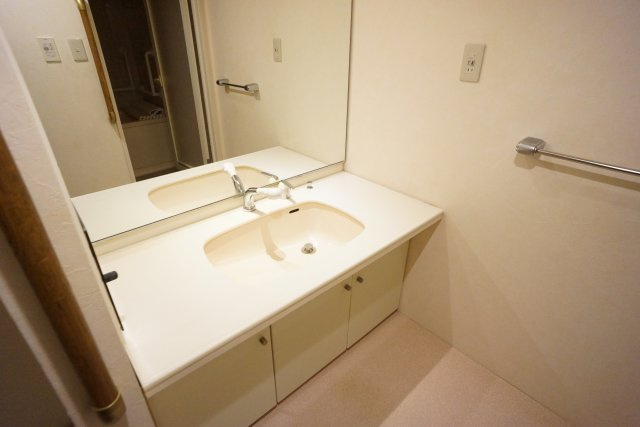 【独立洗面台】 | 三田カルチャータウン・リフォレＡ棟　関学男子シェアハウス101号室 | 共有スペースです。