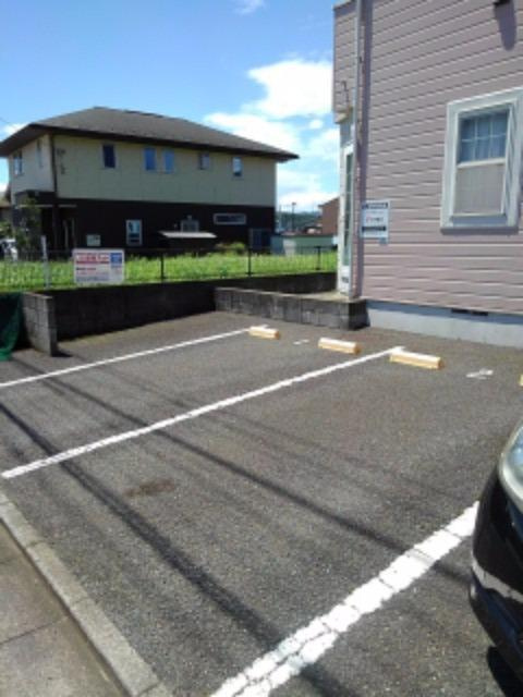 カーサヴィエントの駐車場