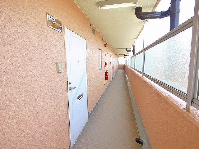 シティパレス三条大宮Ｐ２のその他共用部分|キレイな共有スペース
