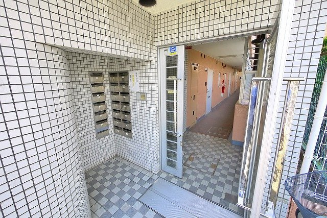 シティパレス三条大宮Ｐ２のその他共用部分|キレイな共有スペース