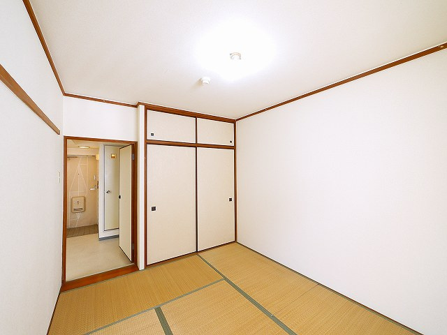 シティパレス三条大宮Ｐ２の寝室|和室があれば、来客や子供用のスペースとして活躍します