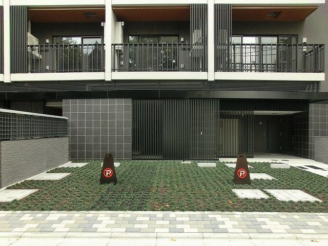 HF上野レジデンスEASTの設備|駐車場です