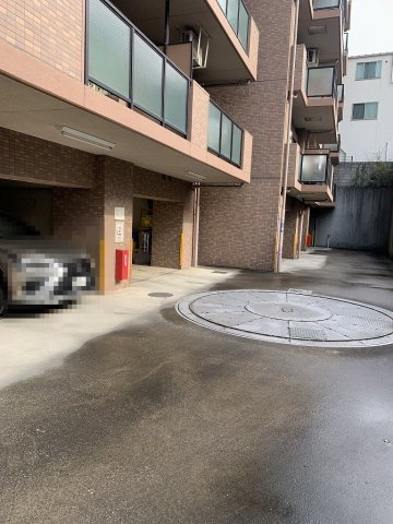 ライオンズマンション目白台シティの駐車場