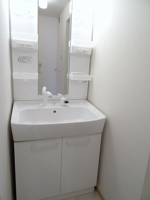 アンセストラルAの独立洗面台