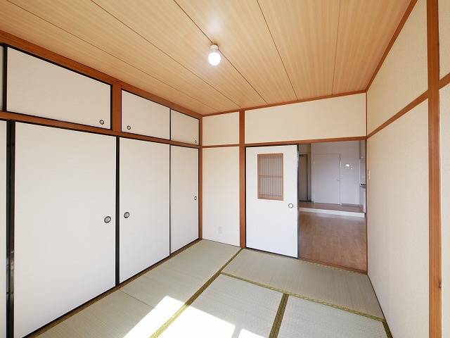 マンション田村の和室|畳の上でゆっくりとくつろげる和室です