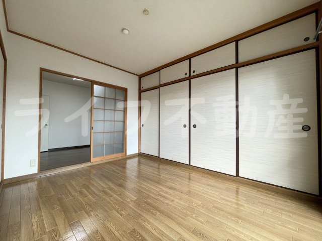 フォーレストコートＢ棟の居間・リビング|ゆったりとした居間です