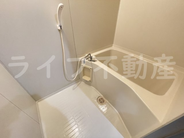 フォーレストコートＢ棟の浴室|コンパクトで使いやすいお風呂です
