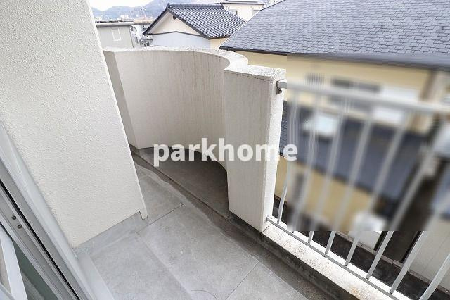 島谷グランドハイツのバルコニー|暖かな日差しのふりそそぐバルコニー